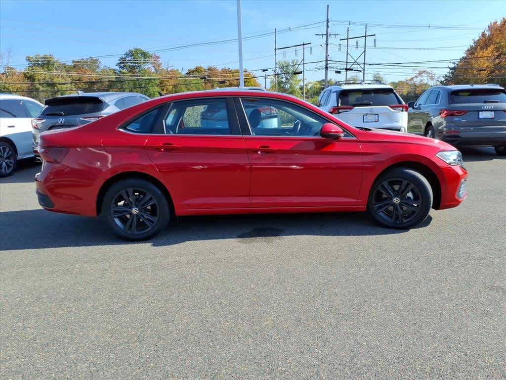 2022 Volkswagen Jetta SE photo 4