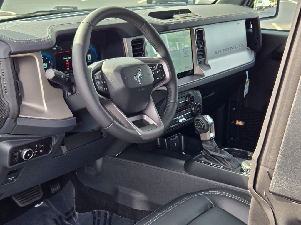 2025 Ford Bronco Outer Banks photo 19