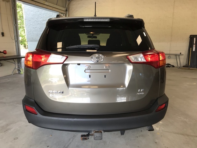 2015 Toyota RAV4 LE photo 3