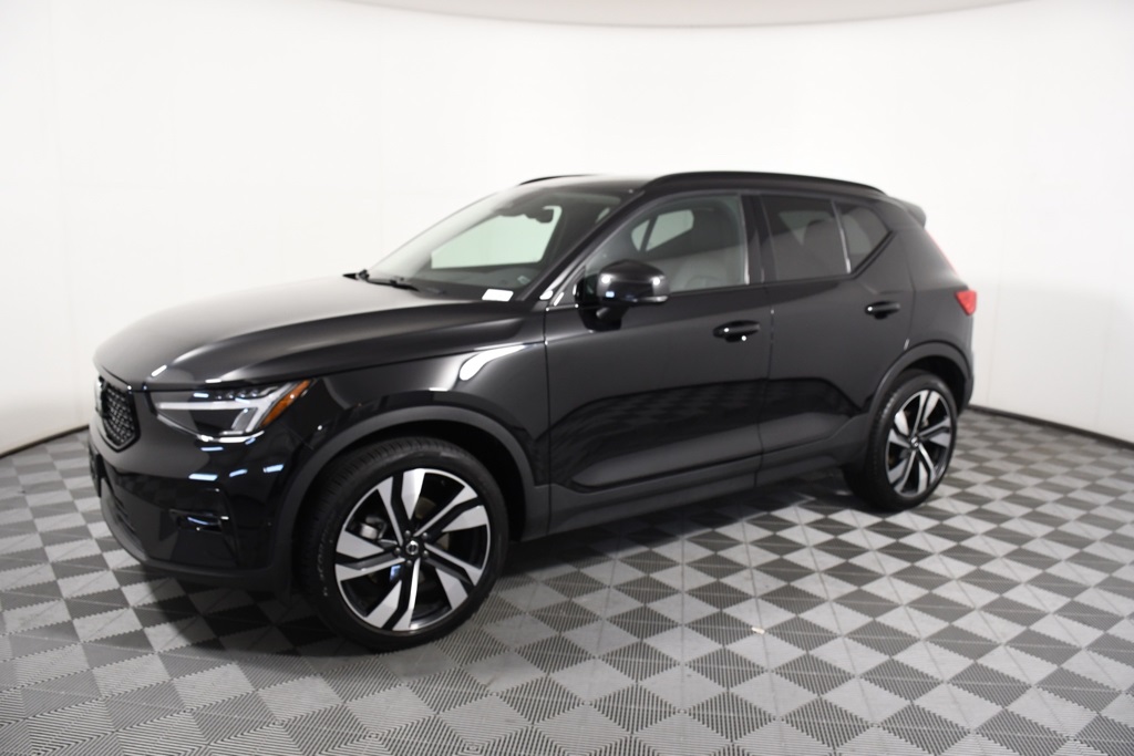 Used 2025 Volvo XC40 Plus with VIN YV4L12UC9S2502066 for sale in Richfield, Minnesota