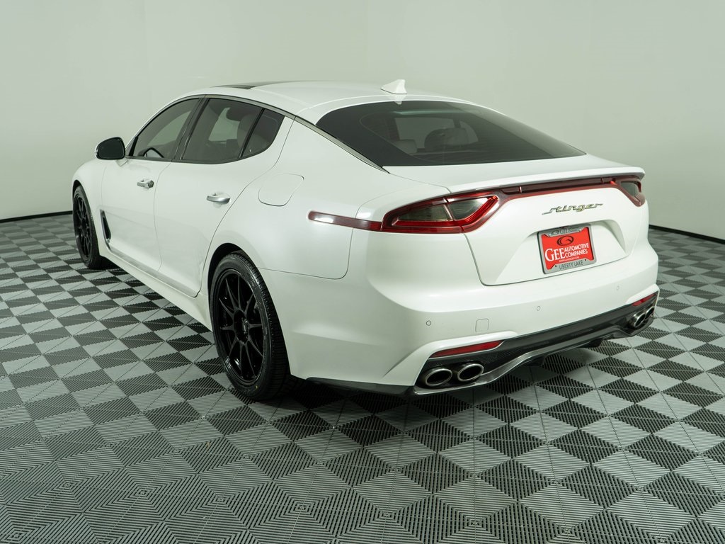 2018 Kia Stinger Premium photo 4