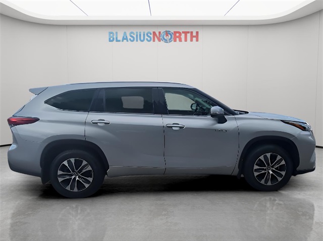 2021 Toyota Highlander Hybrid XLE photo 4