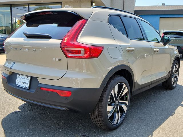 2025 Volvo XC40 AWD Plus photo 3