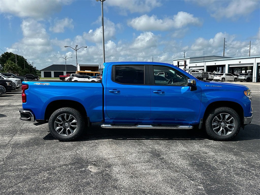 2025 Chevrolet Silverado 1500 LT photo 3