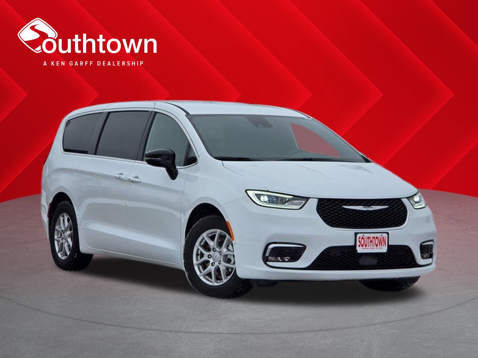 2026 Chrysler Pacifica Select's photo