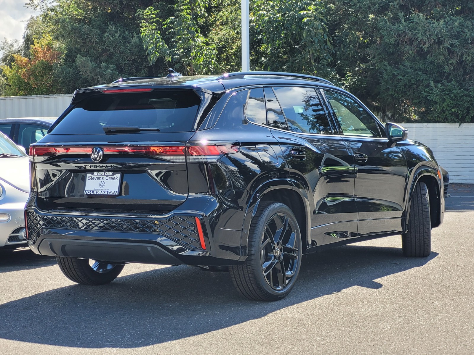 2025 Volkswagen Tiguan SE R-Line Black photo 4