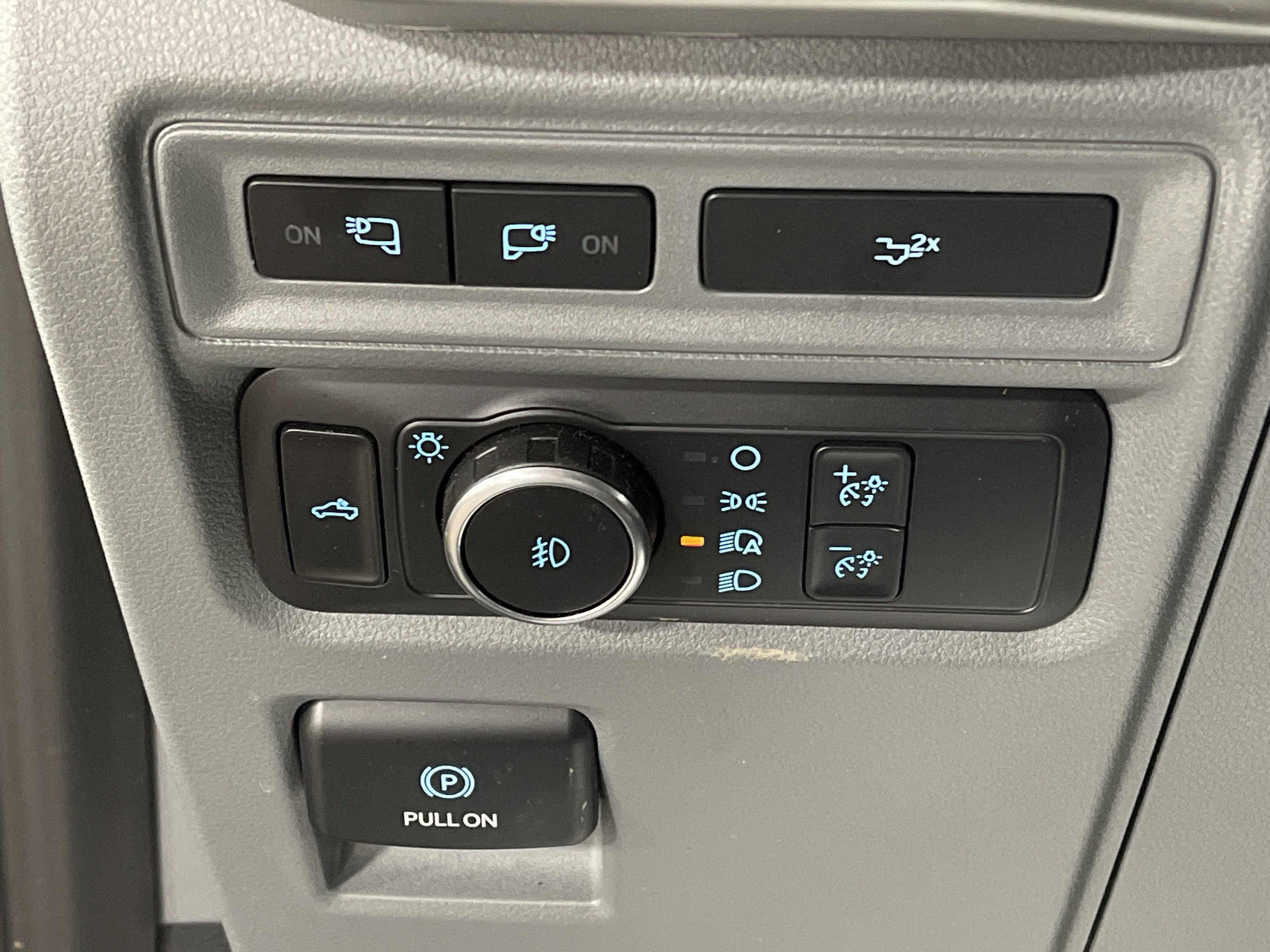 2022 Ford F-150 XL photo 9