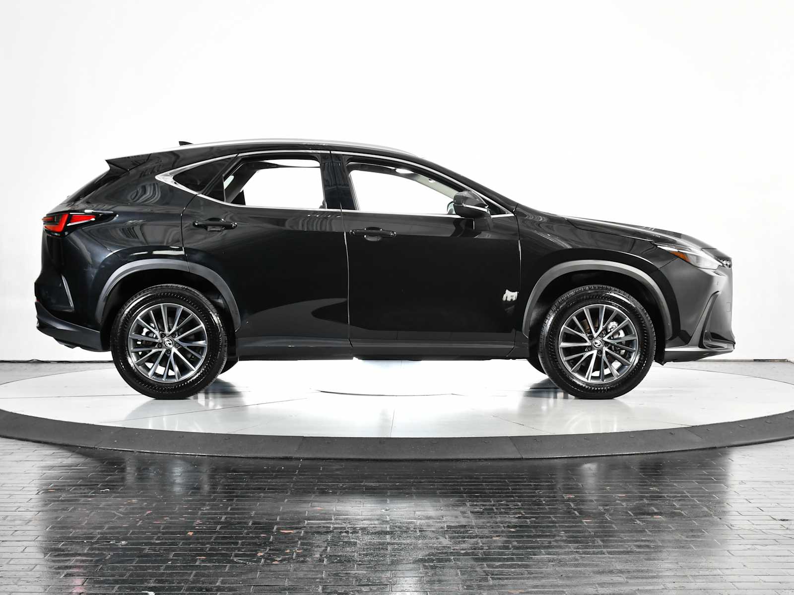 2025 Lexus NX 250 Premium photo 5