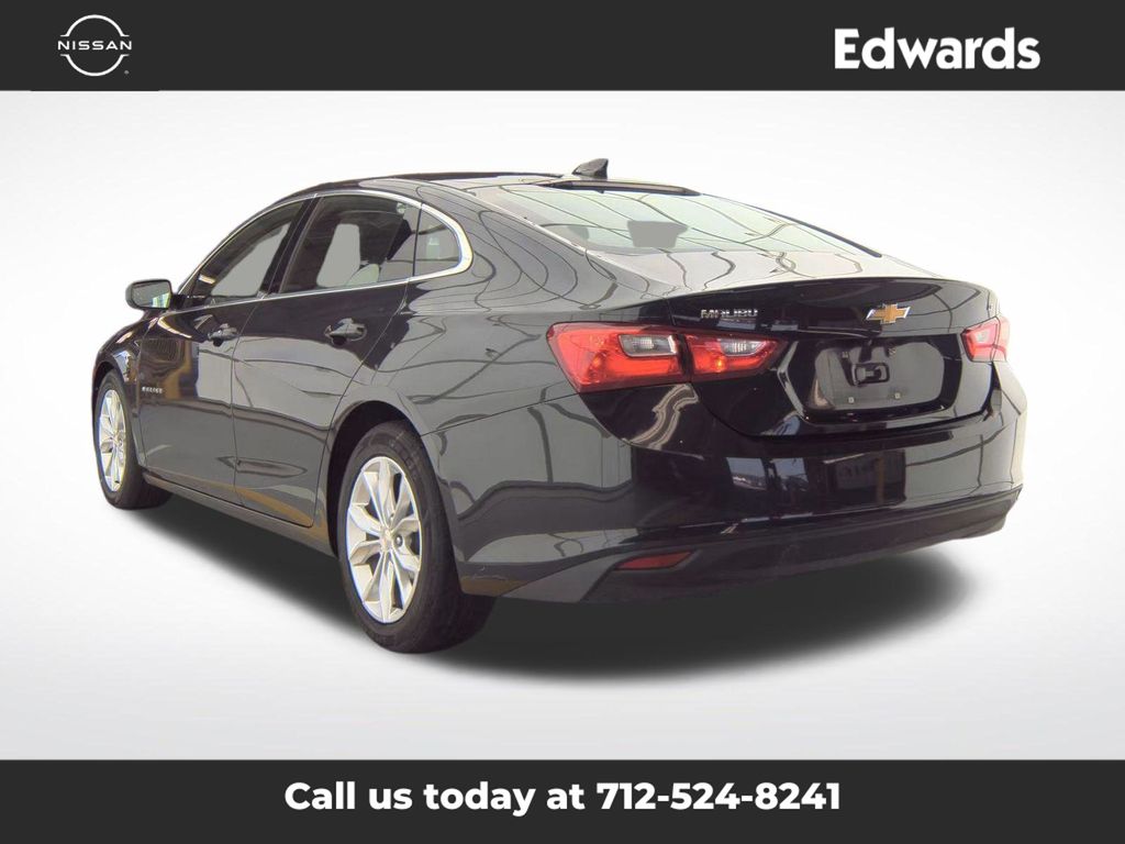 2023 Chevrolet Malibu 1LT photo 3