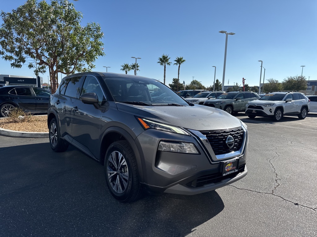 2021 Nissan Rogue SV photo 3