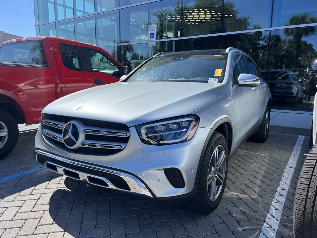 2022 Mercedes Benz GLC 300 photo 2