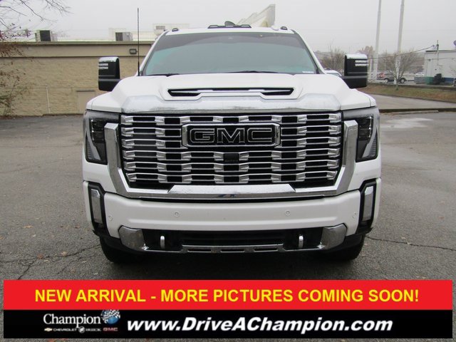2024 Gmc Sierra 2500 HD Denali photo 2