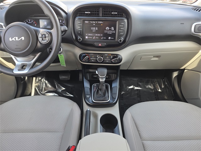 2022 Kia Soul LX photo 13