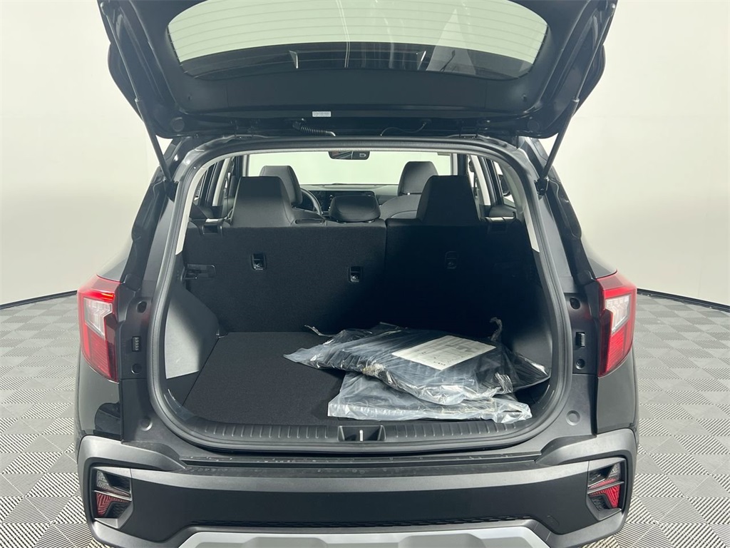 2026 Kia Seltos LX photo 32