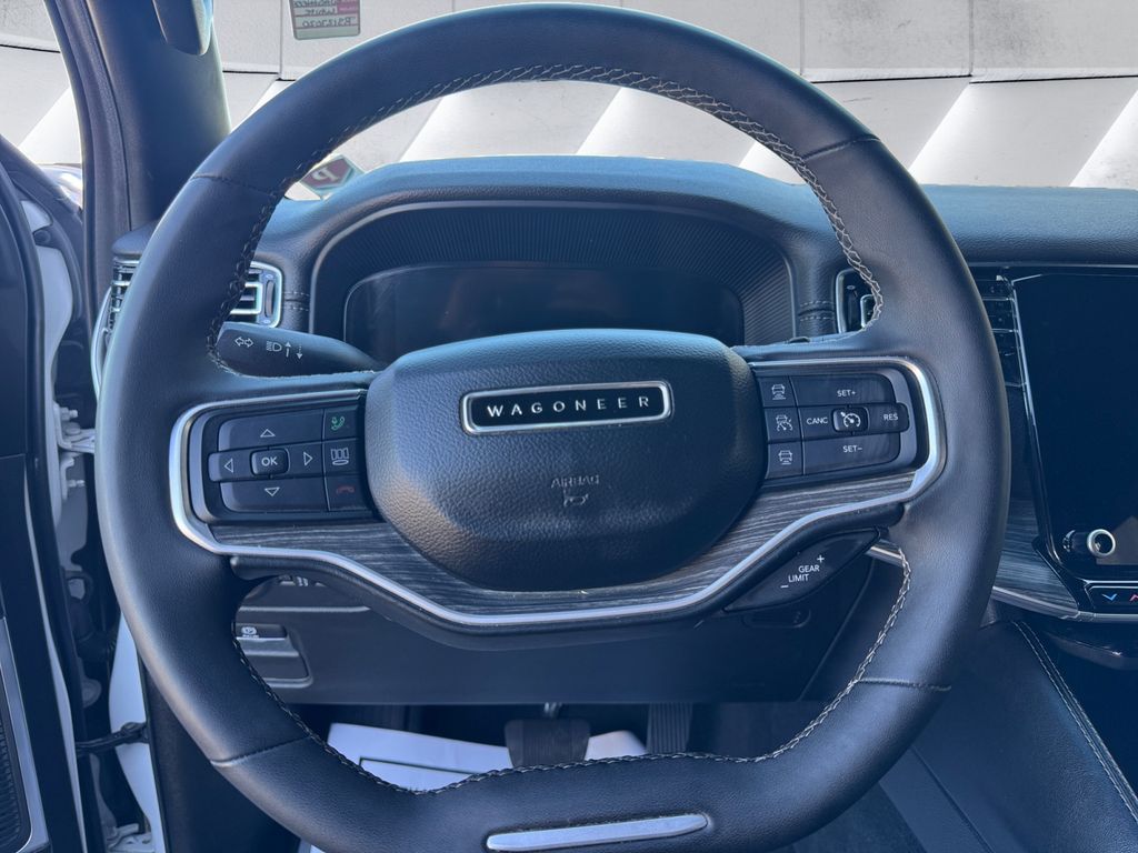 2024 Jeep Wagoneer L Series II photo 8