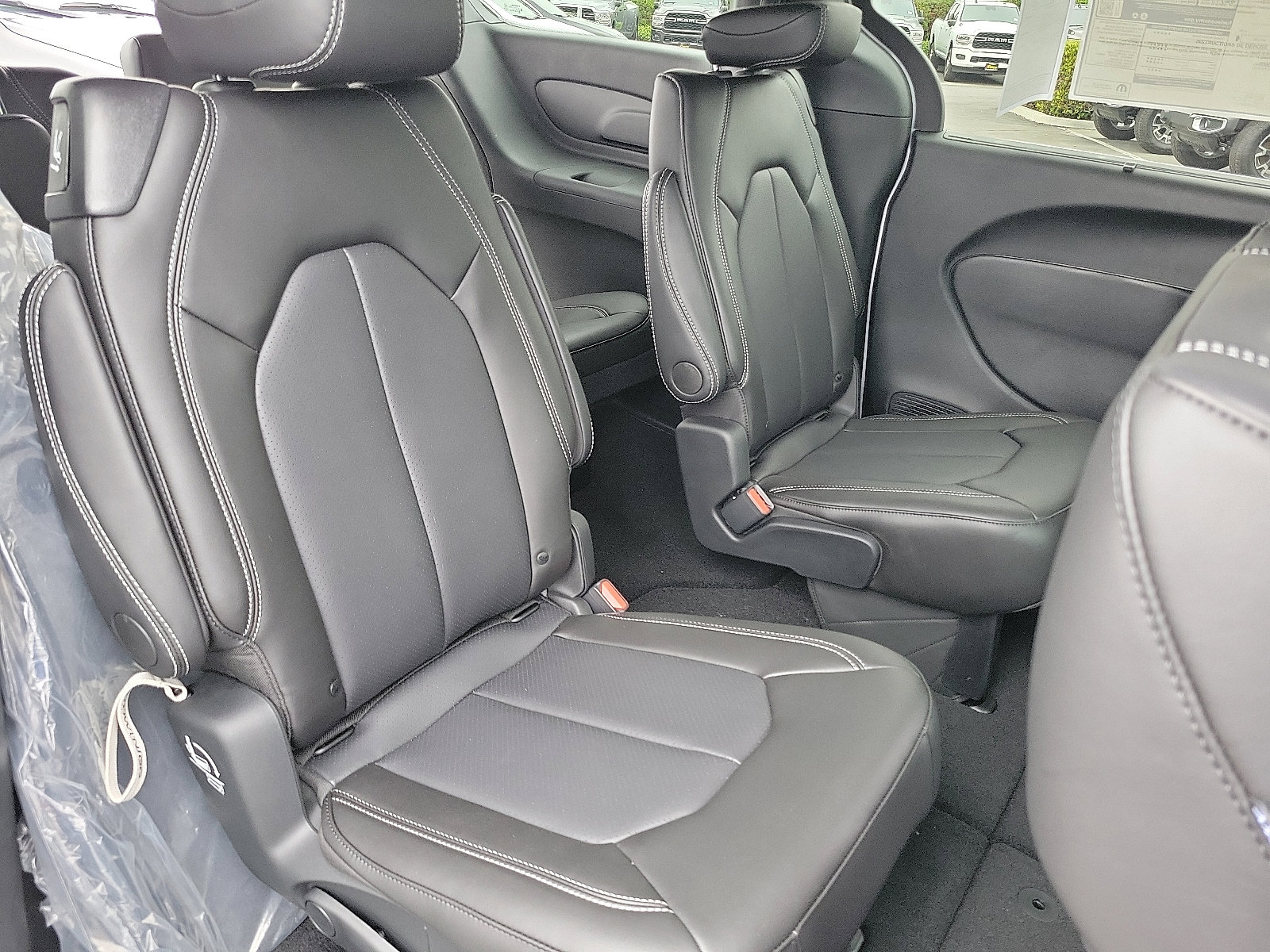 2025 Chrysler Voyager LX photo 17
