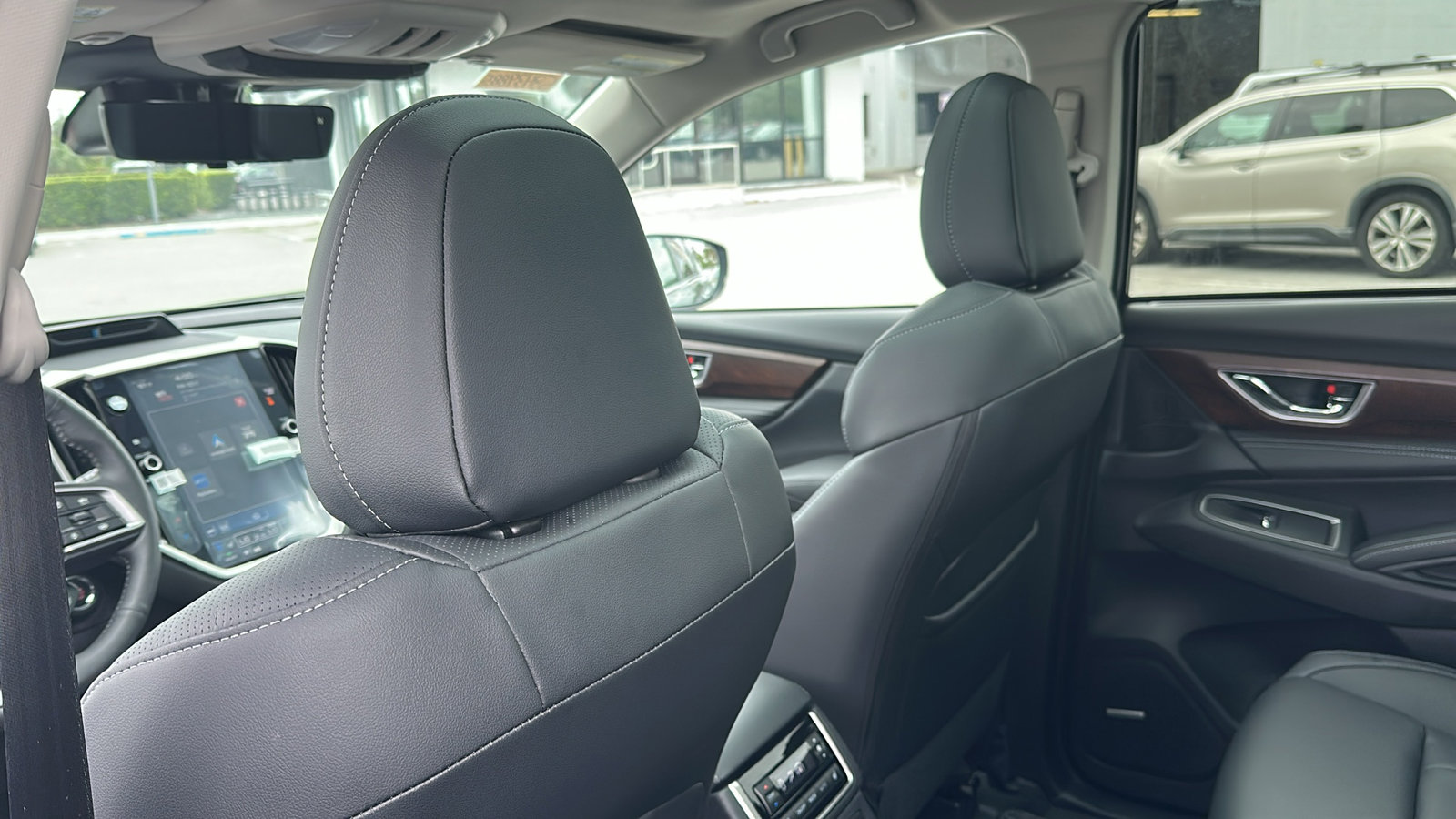 2025 Subaru Ascent Touring photo 17