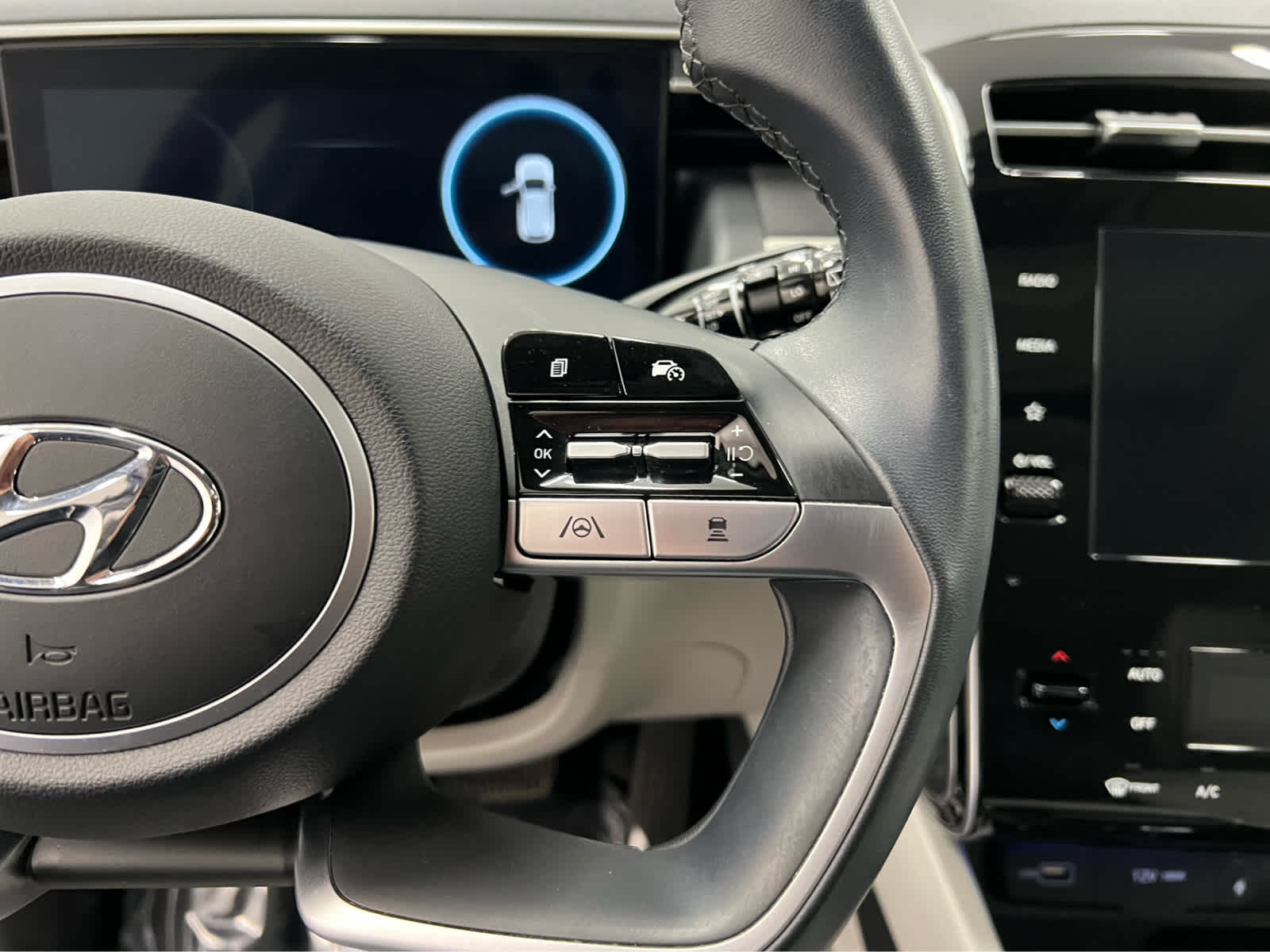 2023 Hyundai Tucson SEL Convenience photo 2