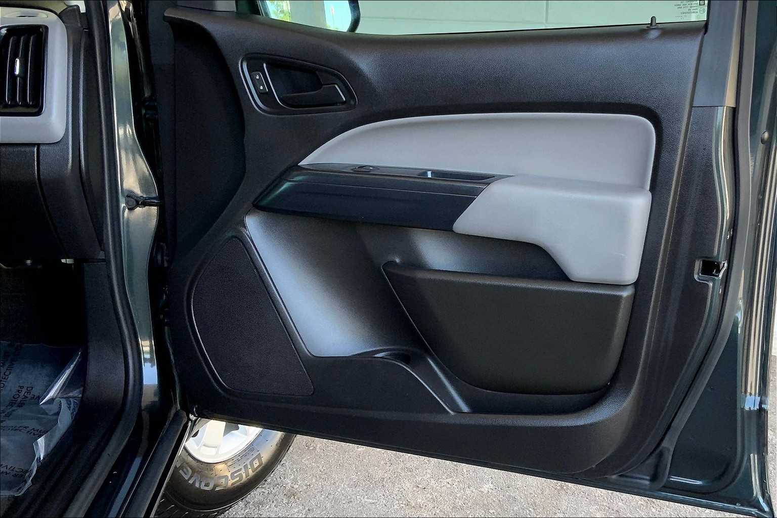 2018 Chevrolet Colorado Work Truck photo 21