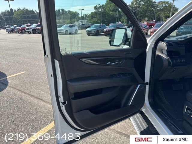 2019 Cadillac Escalade ESV Platinum photo 9