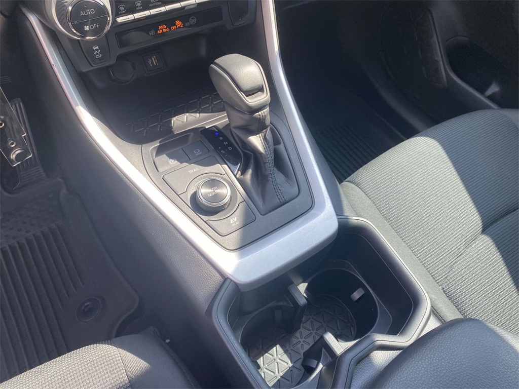 2024 Toyota RAV4 Hybrid LE photo 15