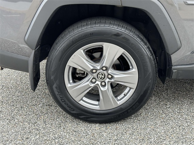 2022 Toyota RAV4 Hybrid LE photo 10