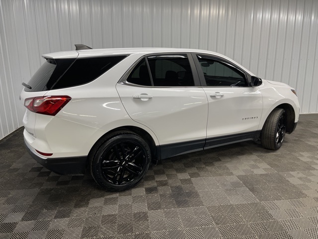 2021 Chevrolet Equinox LT photo 3