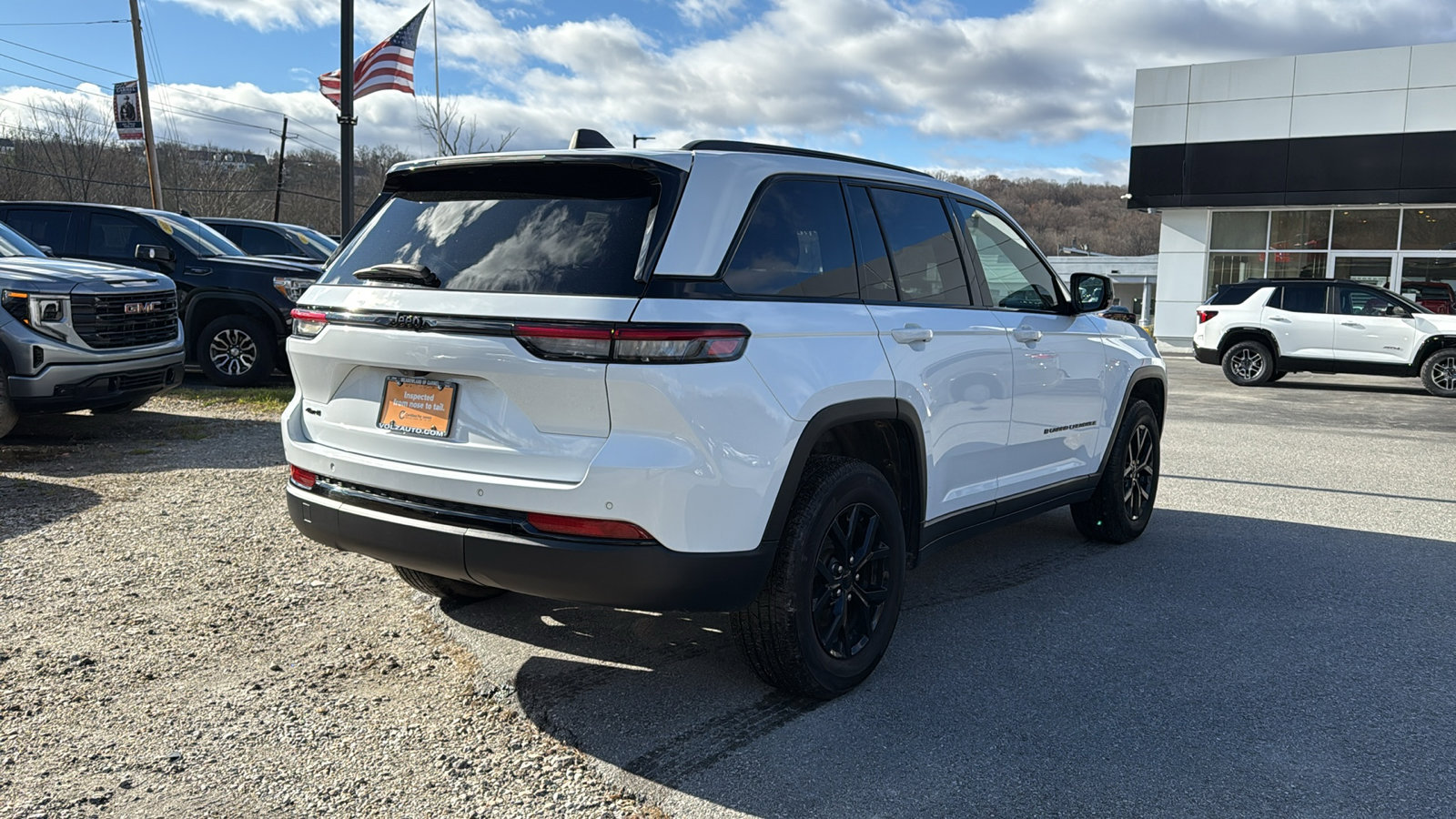 2024 Jeep Grand Cherokee Altitude photo 2