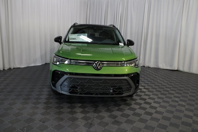 2025 Volkswagen Taos SE photo 20