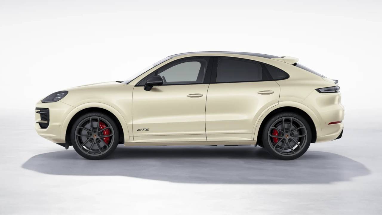 2026 Porsche Cayenne GTS Coupe photo 2