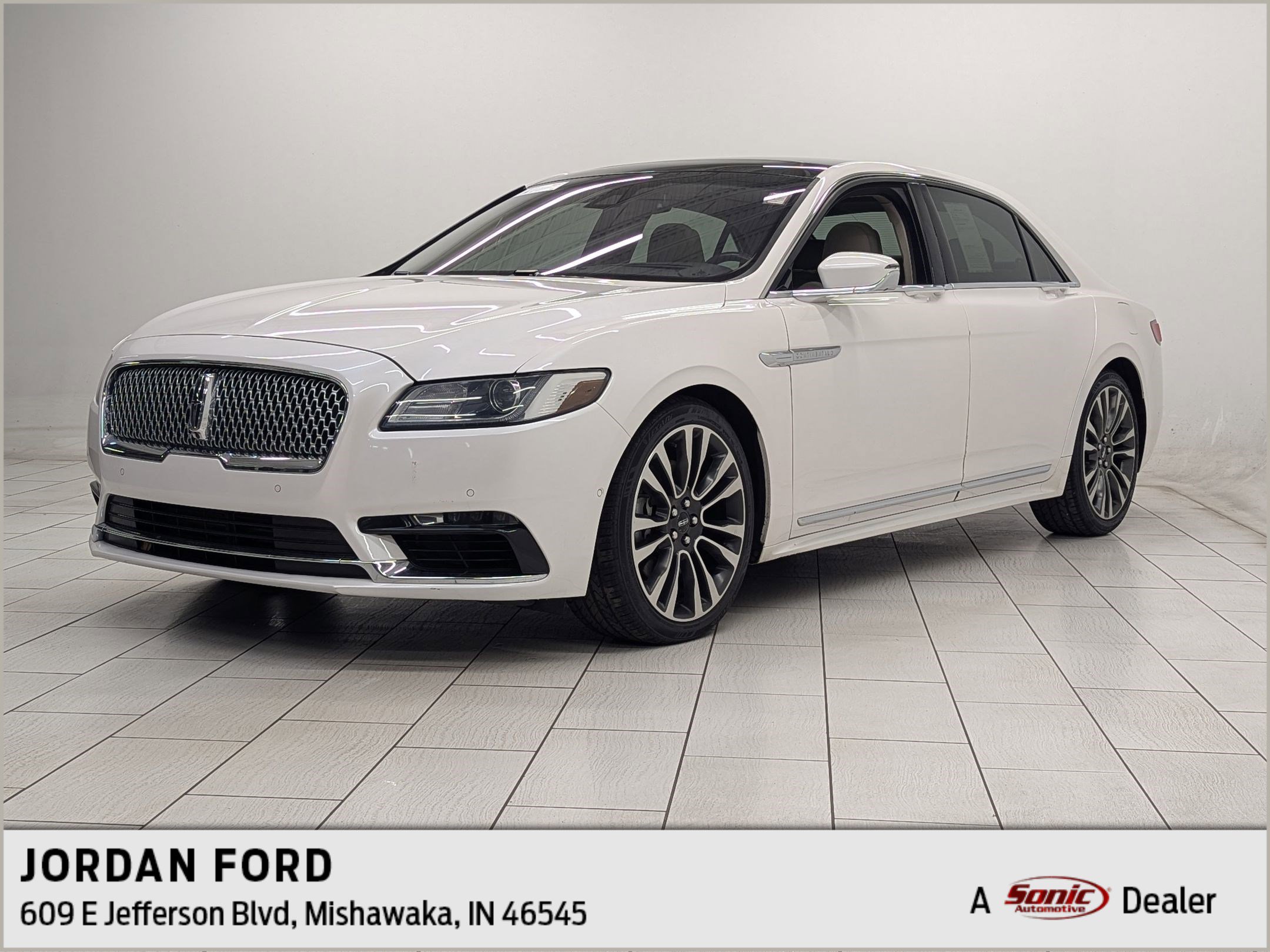 2019 Lincoln Continental Reserve's photo