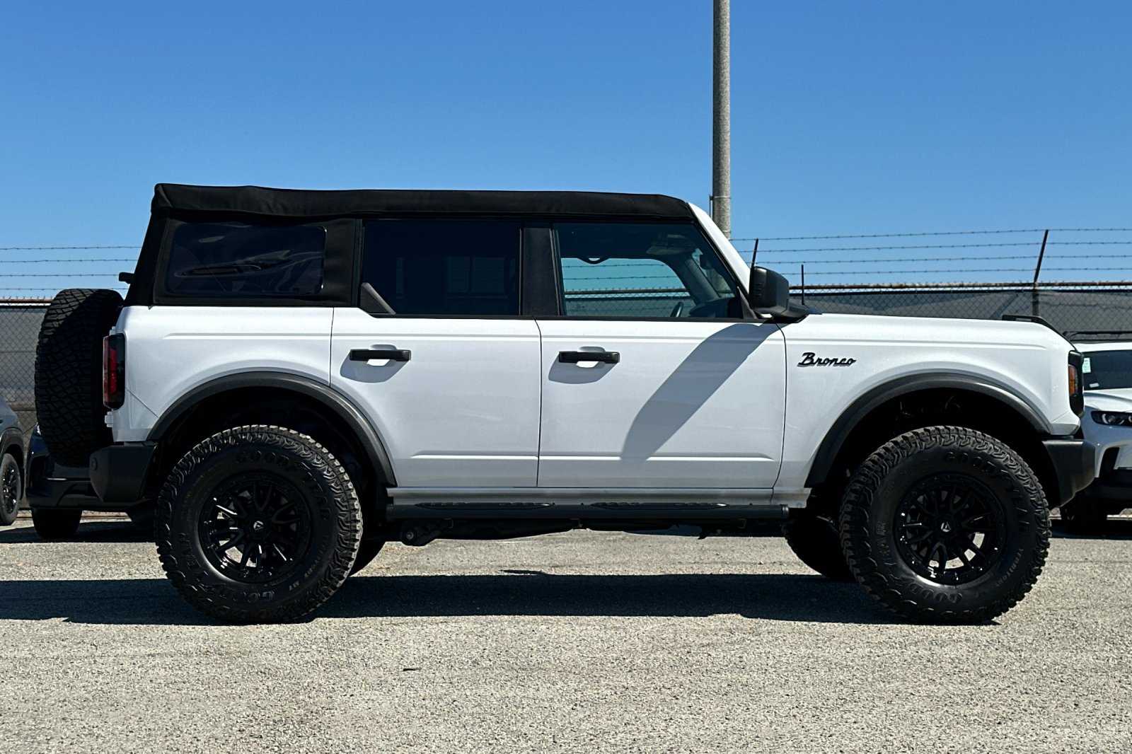 2024 Ford Bronco Big Bend photo 2