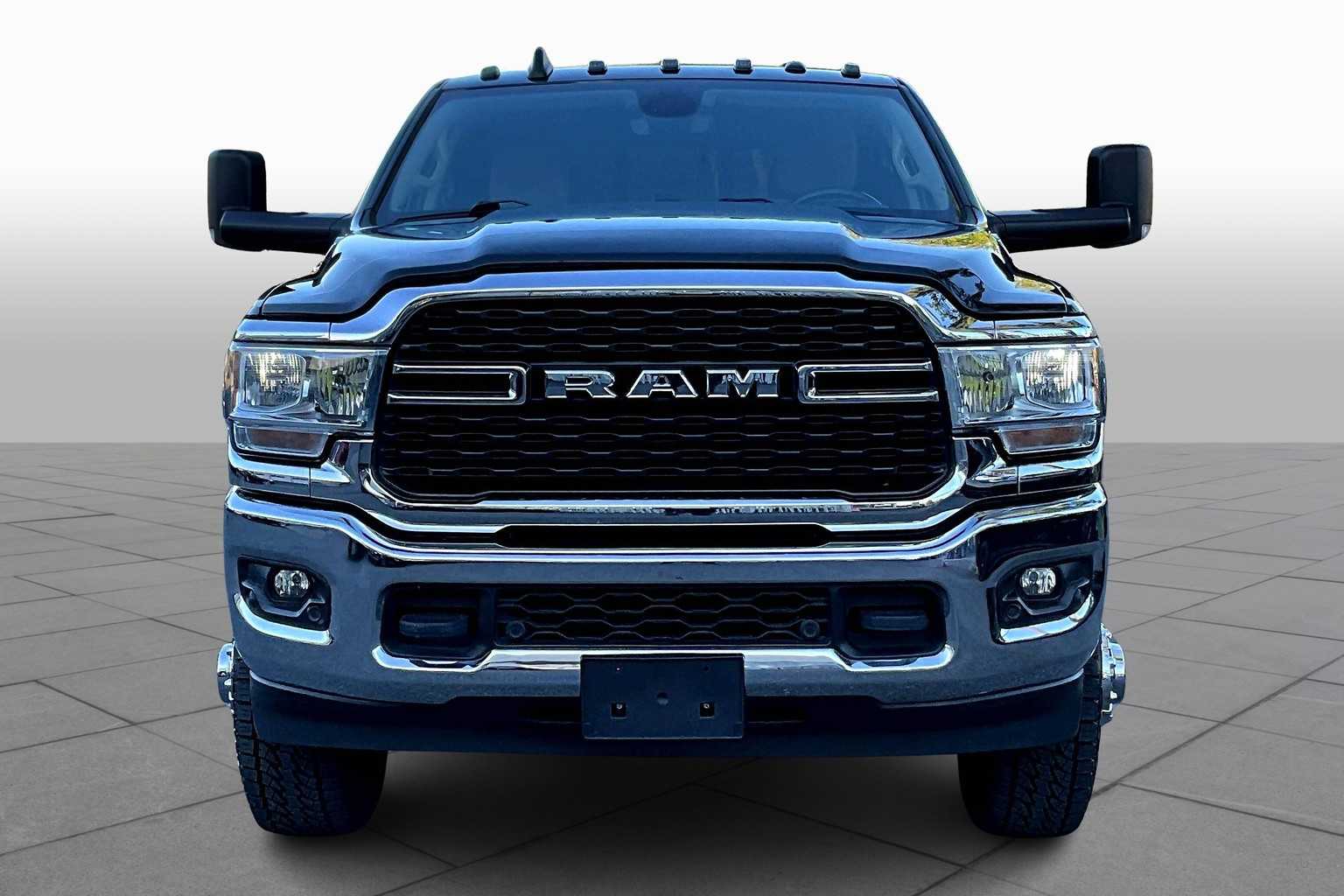 2022 Ram 3500 Big Horn photo 3