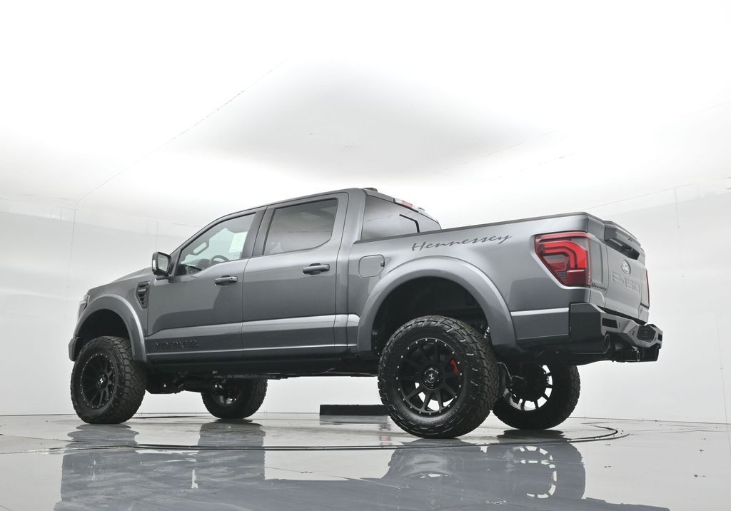 2025 Ford F-150 Lariat photo 2