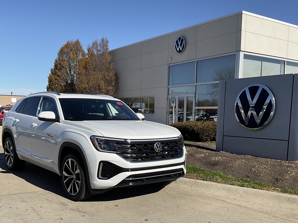 2026 Volkswagen Atlas Cross Sport SEL Premium R-LINE's photo