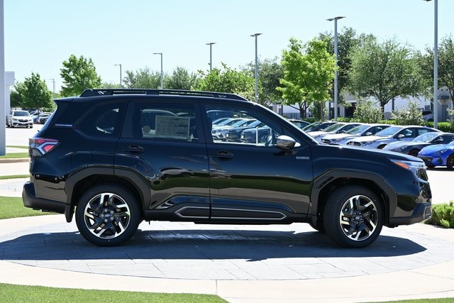 2025 Subaru Forester Limited photo 2