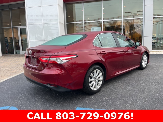 2018 Toyota Camry LE photo 2