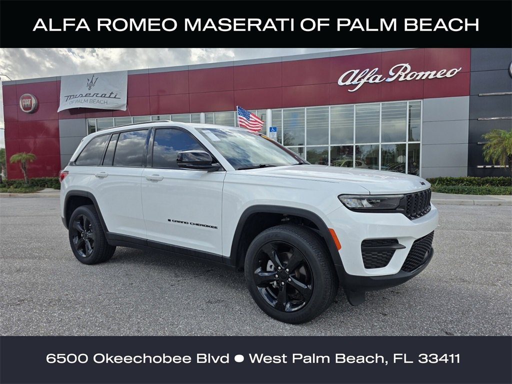 2022 Jeep Grand Cherokee Altitude's photo