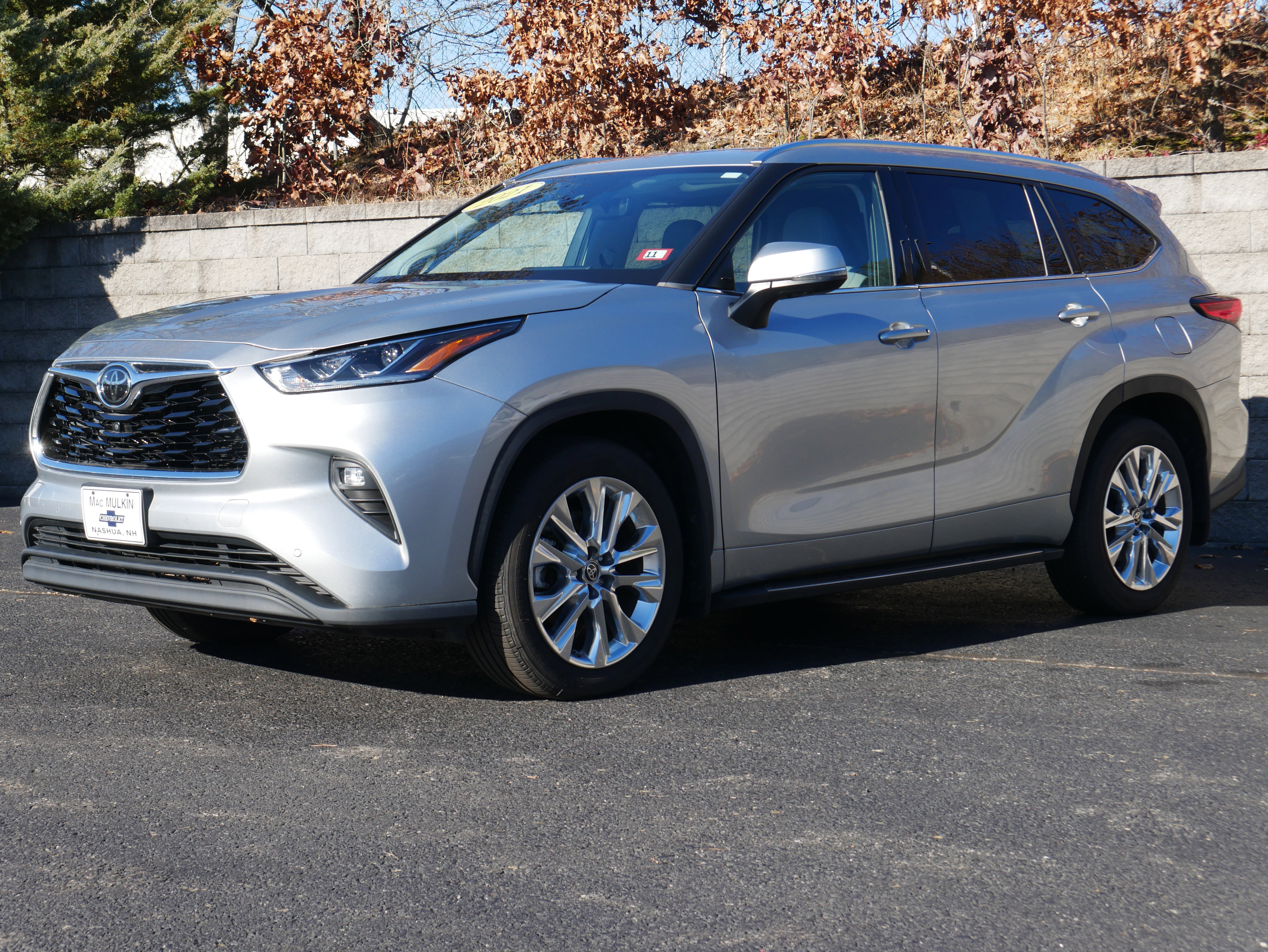 2021 Toyota Highlander Limited's photo