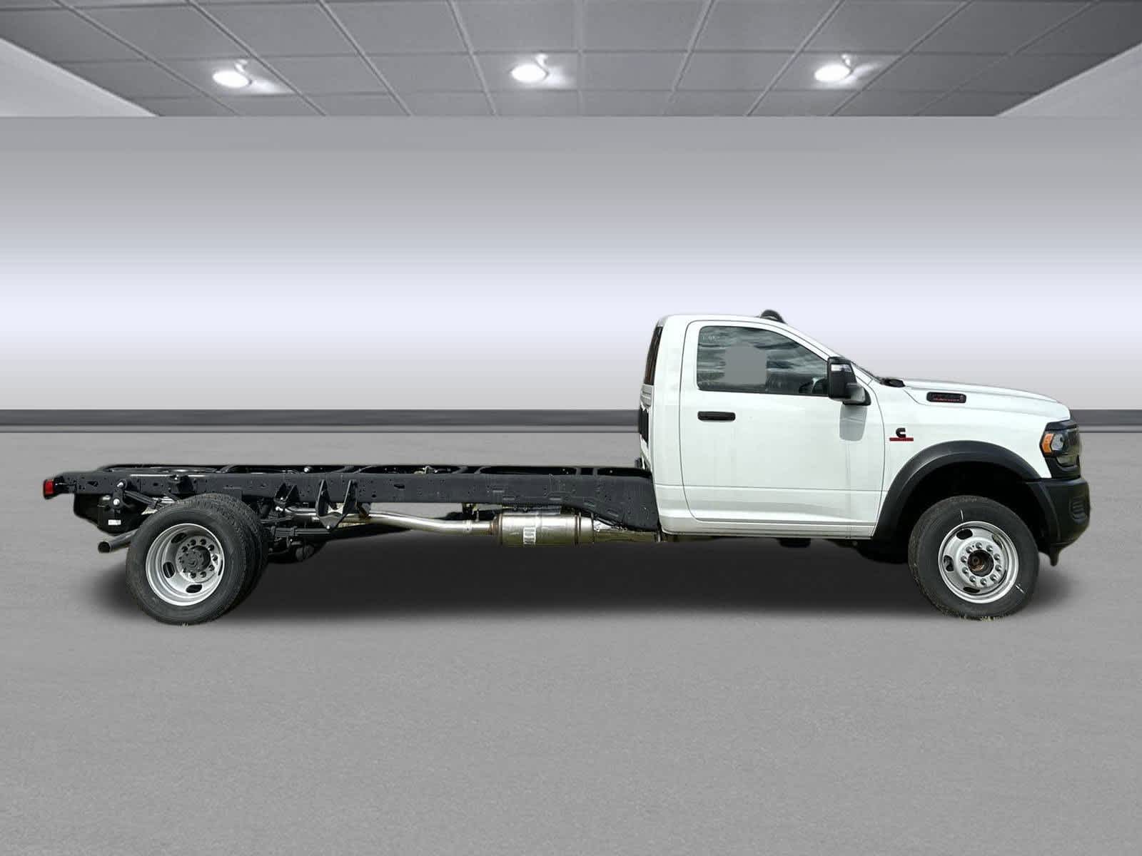 2024 Ram 4500 SLT photo 8