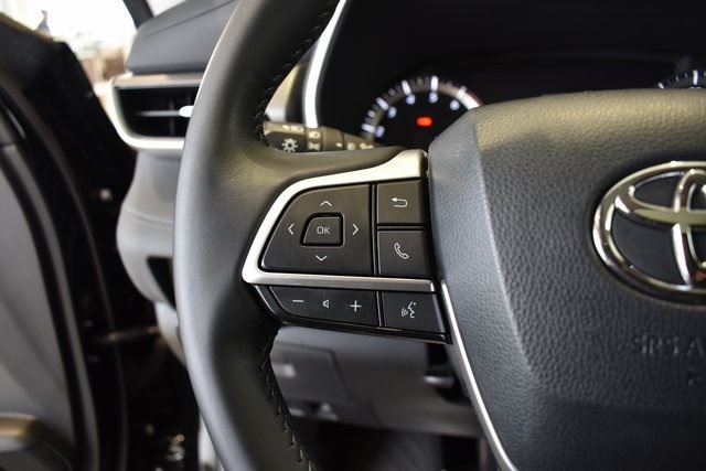 2024 Toyota Highlander XLE photo 17