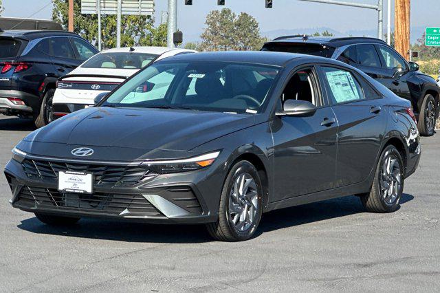 2025 Hyundai Elantra Blue SEL Sport photo 8