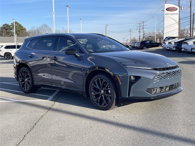 2025 Toyota Crown Signia Limited's photo