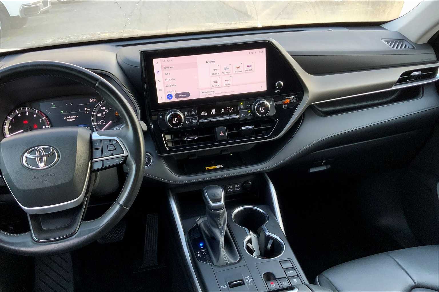 2023 Toyota Highlander XLE photo 6