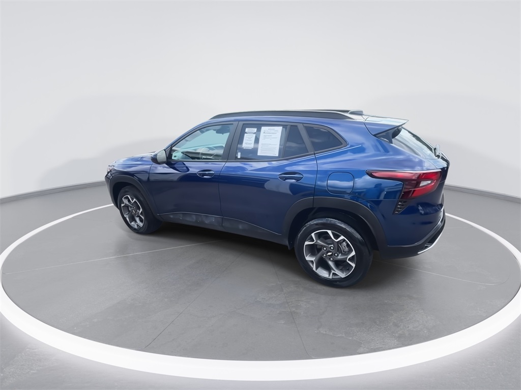 2024 Chevrolet Trax LT photo 6
