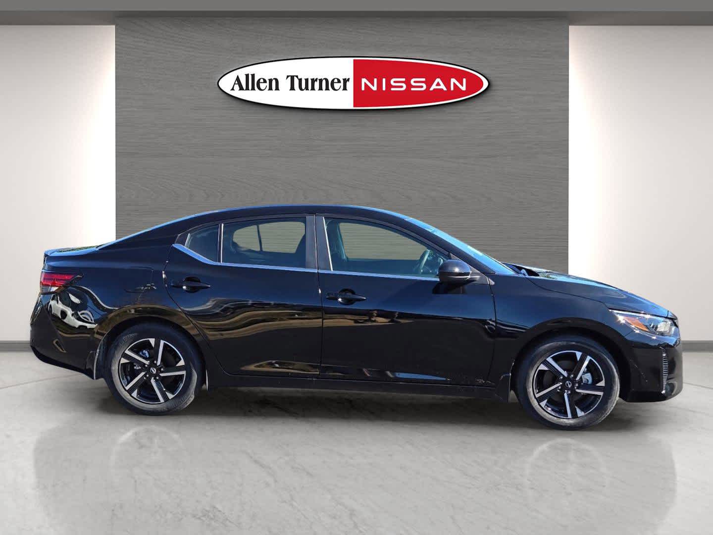 2025 Nissan Sentra SV photo 3