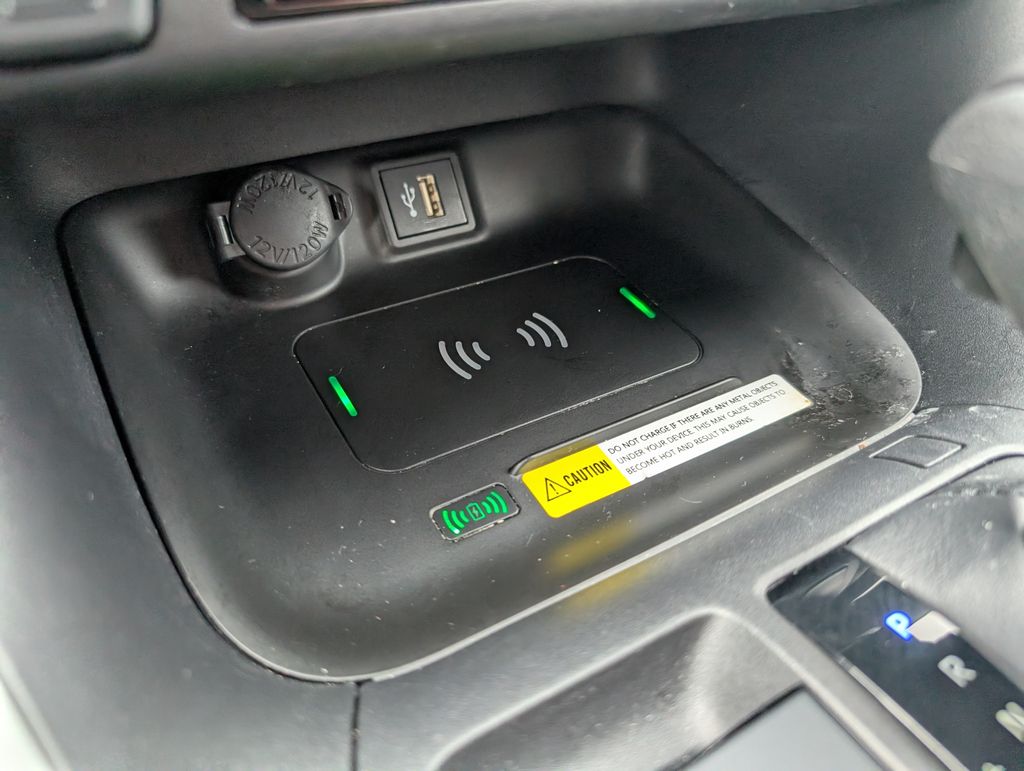 2024 Toyota RAV4 Hybrid XLE photo 19