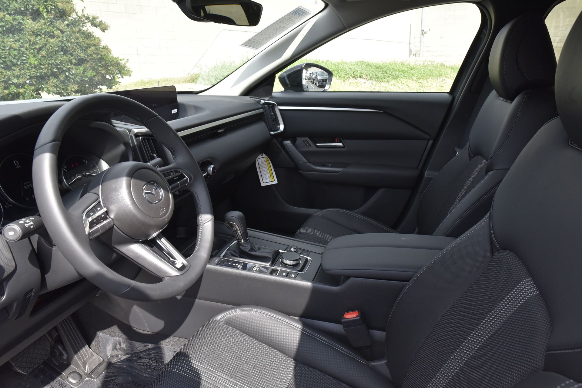 2025 Mazda CX-50 2.5 Select photo 3