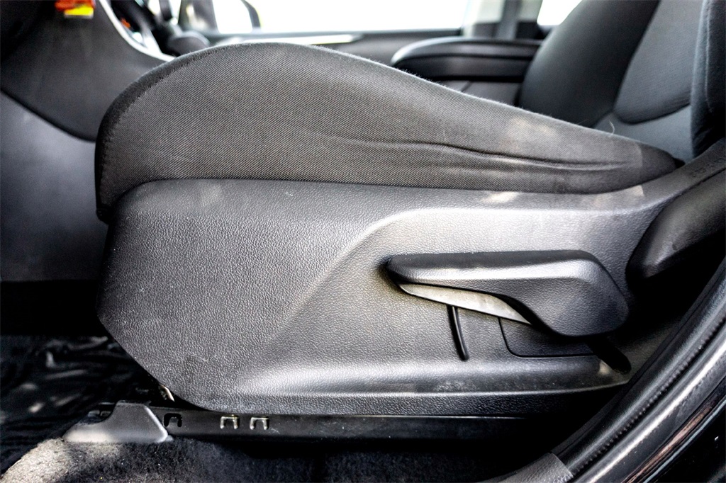 2024 Toyota RAV4 LE photo 12