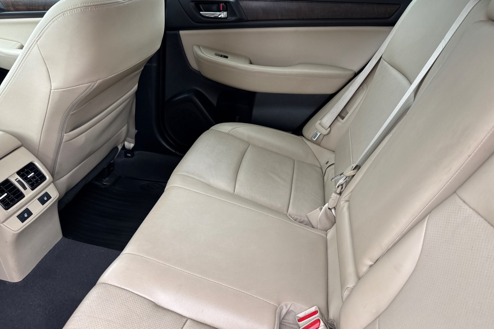 2017 Subaru Outback 3.6R photo 4